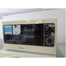 Микроволновая печь Midea MM 717 CAA